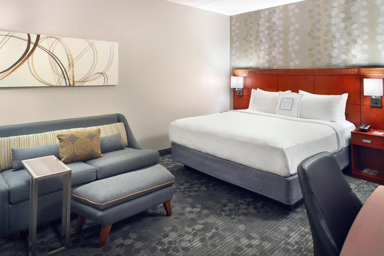 Courtyard By Marriott Raleigh Cary Hotel Bagian luar foto