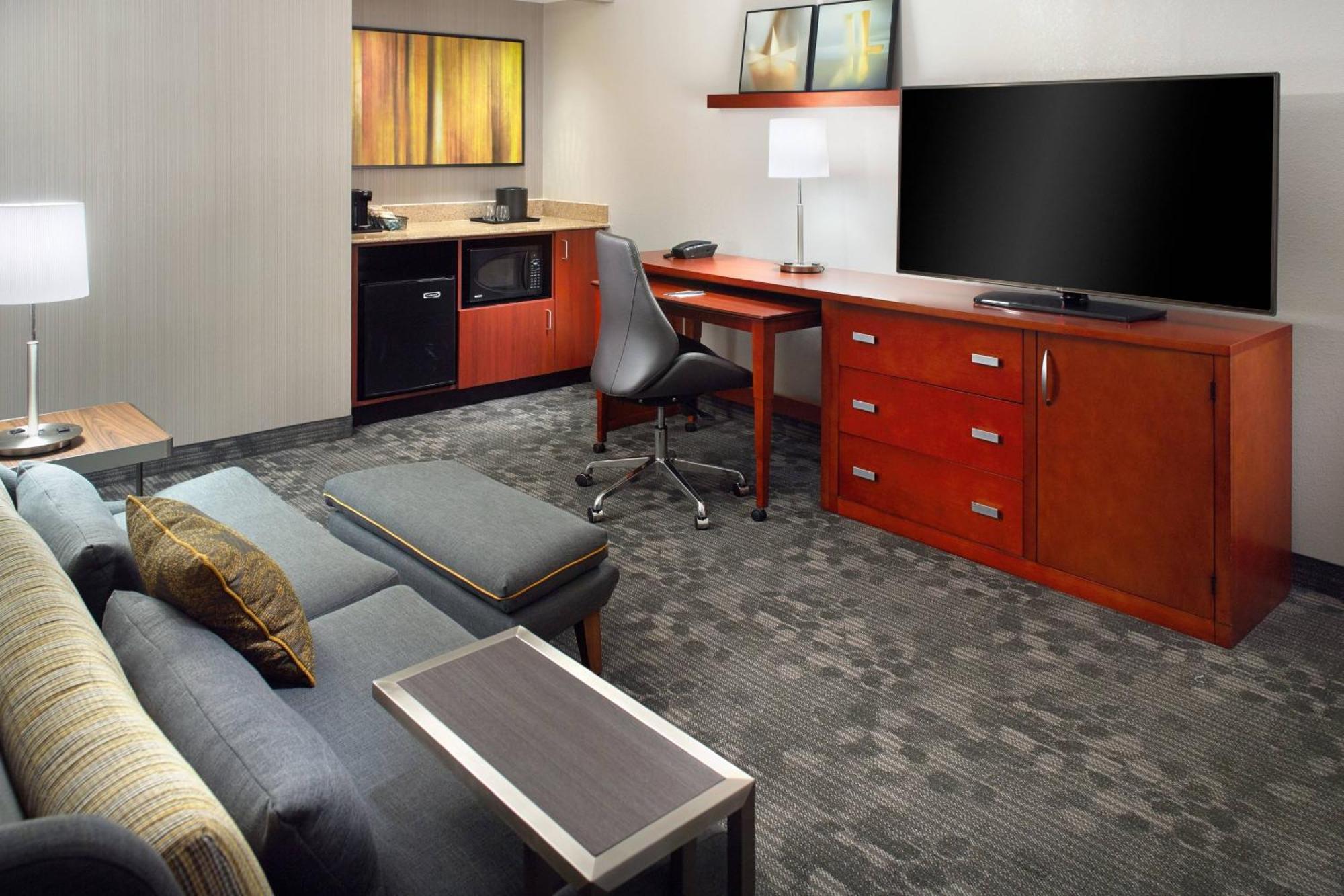 Courtyard By Marriott Raleigh Cary Hotel Bagian luar foto
